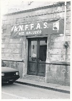 Ingrandisci